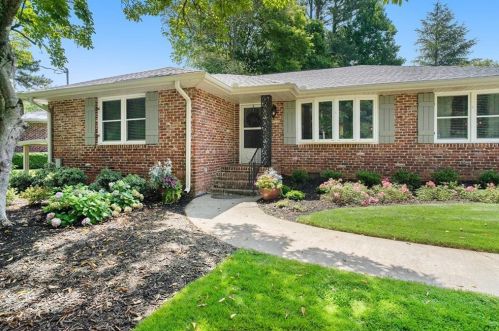 1754 Arrowhead Trl, Atlanta, GA 30345-4118
