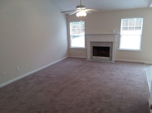 105 Wynfield Dr, Porterdale, GA 30016-8637