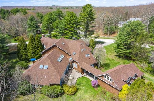 35 River Run, Warwick, RI 02818-1545