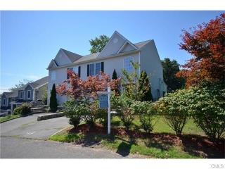 65 Benton St, Fairfield, CT 06825-5457