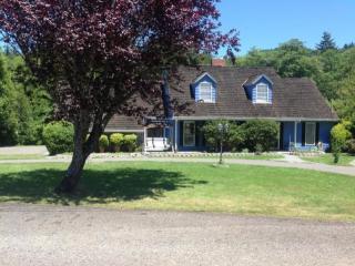 4038 Brookwood Dr, Bayside, CA 95524-9012