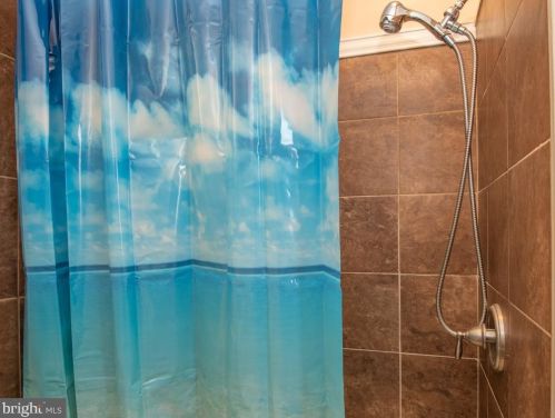 115 Dovefield Dr, Lancaster PA  17603-4687 exterior