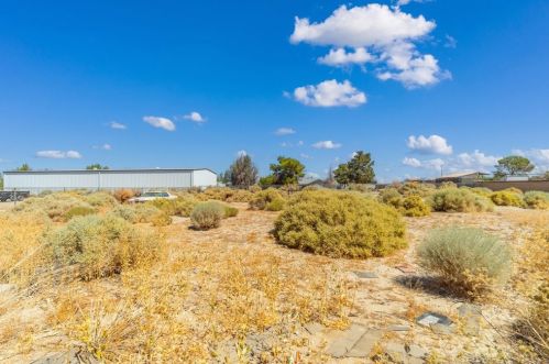 3323 Avenue, Lancaster CA  exterior