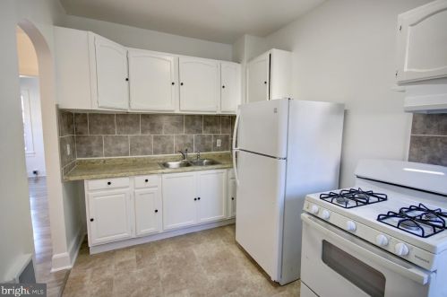 253 Highland Ave, Trenton NJ 08620-2946 exterior