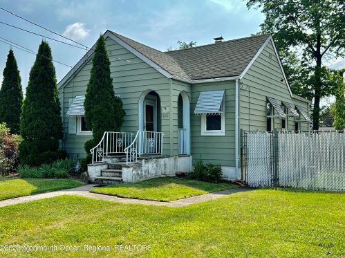 156 Demorest Ave, Avenel, NJ 07001-1246