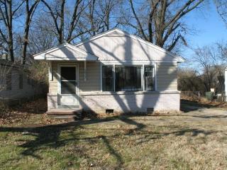 293 Red Oak St, Memphis, TN 38112-4013