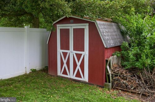 1117 Devonshire Rd, Lancaster PA  17601-1649 exterior