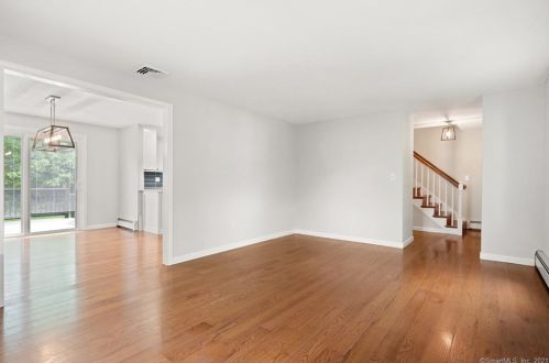 208 Lefoll Blvd, Wapping CT  06074-4261 exterior