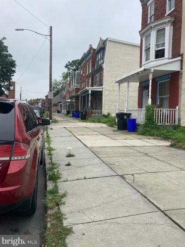 2132 4th St, Harrisburg, PA 17110-2301
