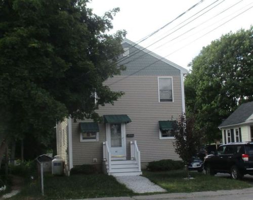 40 Summer St, Rochester, NH 03867-1419