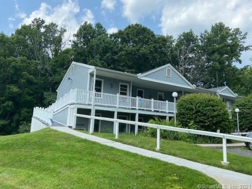 49 Hidden Knolls Cir, Upper Stepney, CT 06468-2722