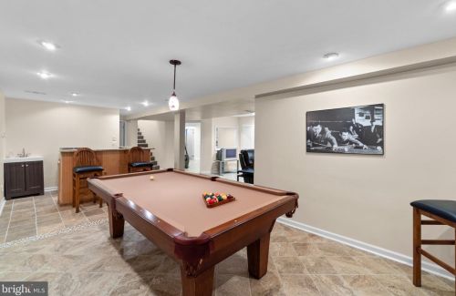 15025 Snowden Dr, Silver Spring MD 20905-5663 exterior