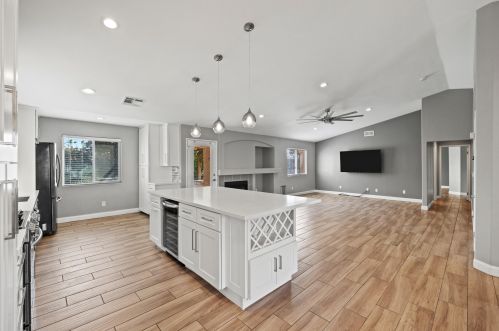 45010 Desert Hills Ct, La Quinta, CA 92253-4562