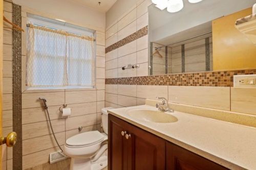 8749 Merrill St, Niles IL  60714-1922 exterior