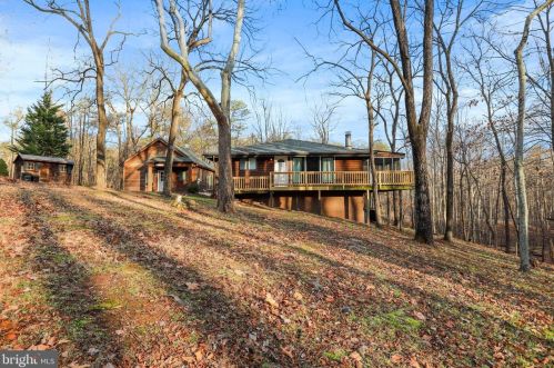 4 Pileated Woodpecker Ln, Hedgesville WV  25427-6232 exterior