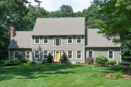 119 Country Ln, Hebron, CT 06248-1460