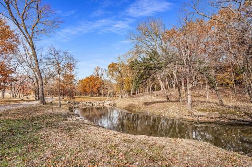 7200 Brady Oaks Dr, Fort Worth TX  76135-9055 exterior