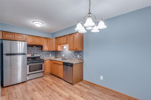 4464 Cinnamon Ridge Trl, Saint Paul MN  55122-2385 exterior
