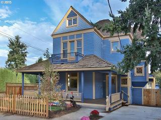 3907 Clinton St, Portland, OR 97202-1634