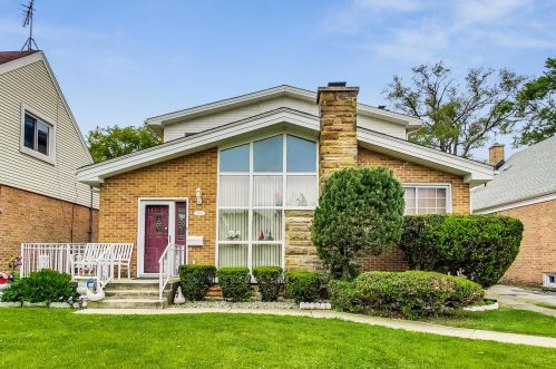 3805 Fargo Ave, Skokie, IL 60076-3915