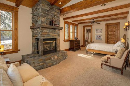 10237 Dick Barter, Truckee CA  96161-5172 exterior