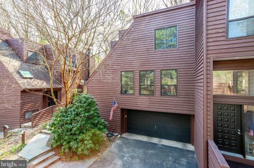2007 Turtle Pond Dr, Herndon, VA 20191-4000