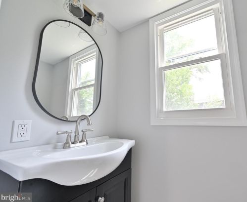 255 Hopkins Rd, Haddonfield NJ 08033-3062 exterior