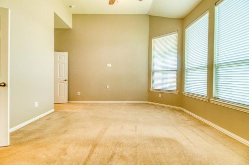 302 Round Lake Dr, Richmond TX 77469-1778 exterior