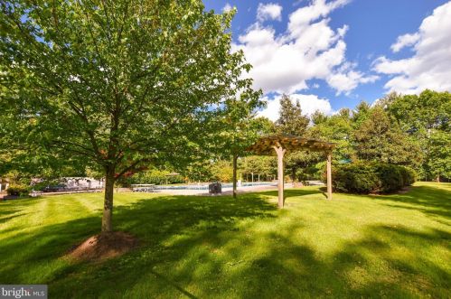 343 Sayre Dr, Princeton NJ  08540-5839 exterior