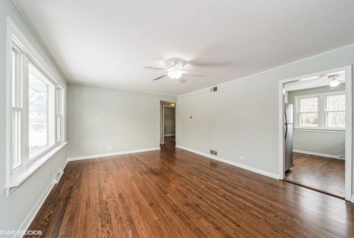 2711 Eisenhower Dr, Des Plaines, IL 60018-3917