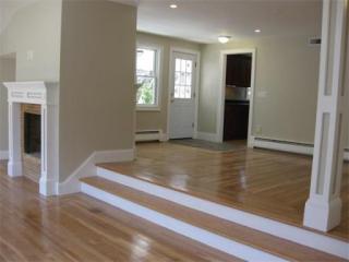 348 Grotto Ave, Providence, RI 02906-4844