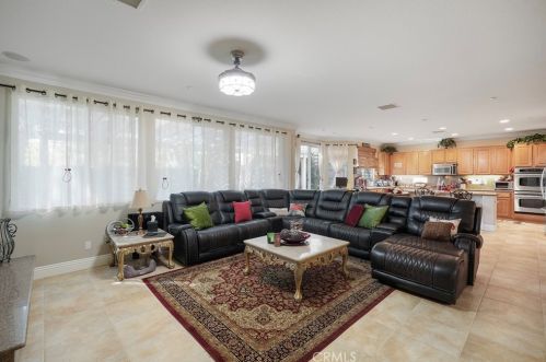 11364 Pondhurst Way, Riverside CA  92505-3471 exterior
