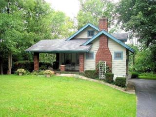196 Fleming Rd, Cincinnati, OH 45215-2660