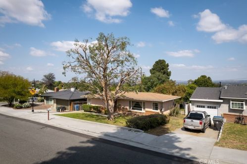 5047 College Ave, Riverside CA  92505-3208 exterior