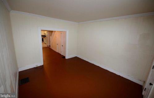 613 Peffer St, Harrisburg, PA 17102-1025
