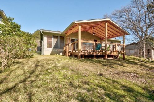 1305 August Dr, Austin TX  78753-2909 exterior