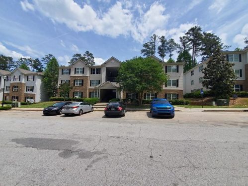 6103 Fairington Village Dr, Lithonia, GA 30038-1373