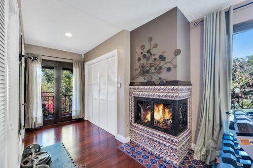 1664 Las Flores Dr, Glendale CA  91207-1200 exterior