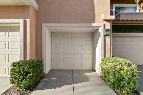3305 Ladrillo Aisle, Irvine CA  92606-0821 exterior