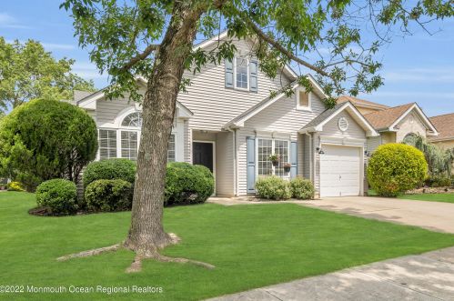 5 Pine Valley Rd, Jackson Twp, NJ 08527-4014
