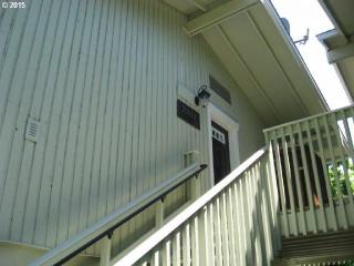 2033 14th Pl, Eugene, OR 97402-3408