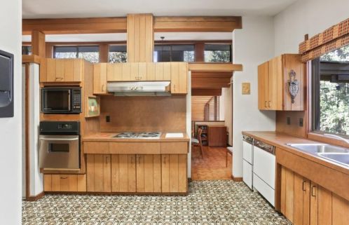 2235 Humility Ln, Atlanta GA  30319 exterior