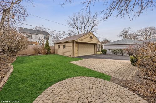 4089 Western Ave, Western Springs, IL 60558-1045