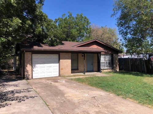 8220 Redonda St, Fort Worth, TX 76108-2713