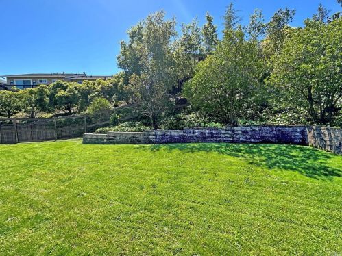 40 De Ford Dr, San Rafael, CA 94903-3216