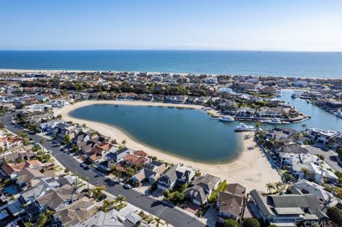 3605 Windspun Dr, Huntington Beach CA  92649-2016 exterior