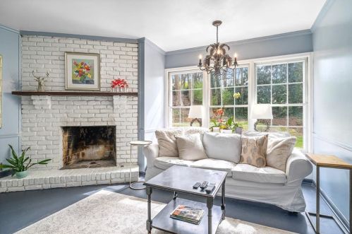 658 Edinboro Rd, Atlanta GA  30327-1214 exterior