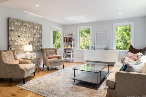 86 Lower Cross Rd, Greenwich CT  06831-3002 exterior
