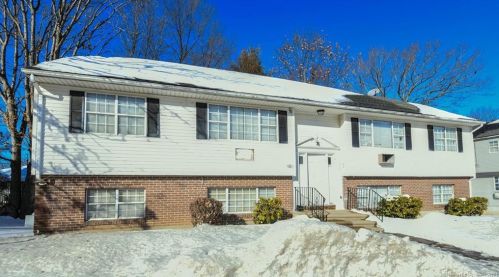 98 Angel Dr, Waterbury, CT 06708-1249