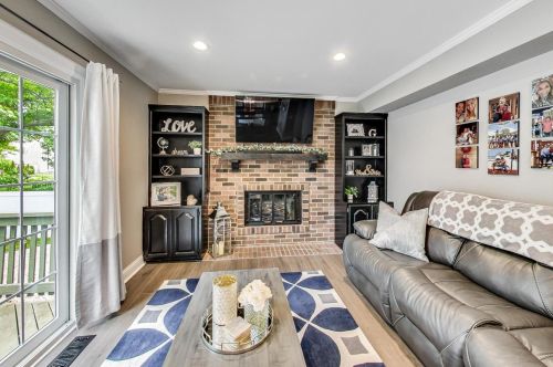 1045 Big Eagle Trl, Carol Stream IL  60188-9153 exterior